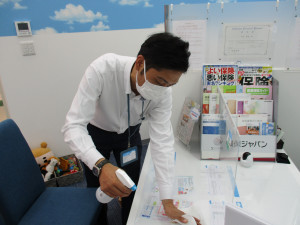 相談テーブルの定期消毒
